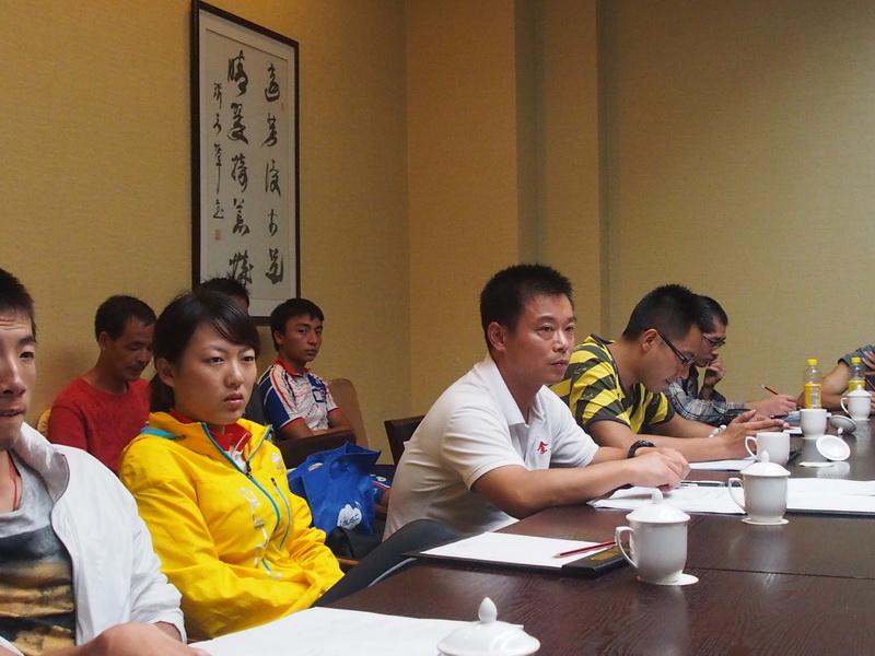 钱宏芳副秘书长在介绍赛事接待安排